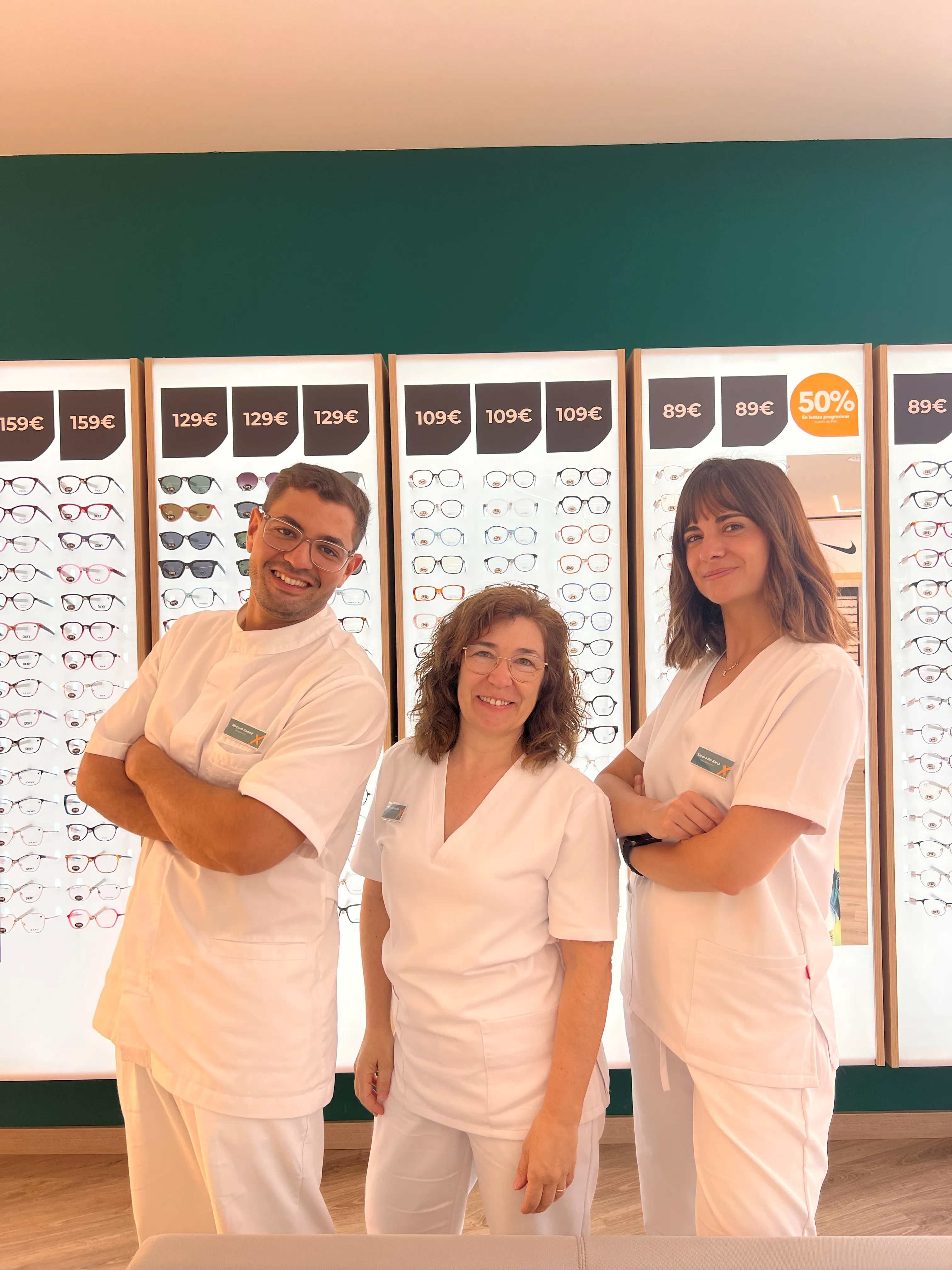 Equipo de ópticos-optometristas de Intervisión Expert Godella